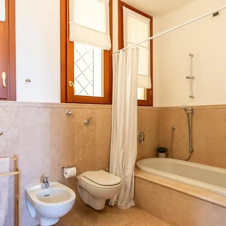 Al Castagneto Foresteria Lombarda Guest house Montevecchia